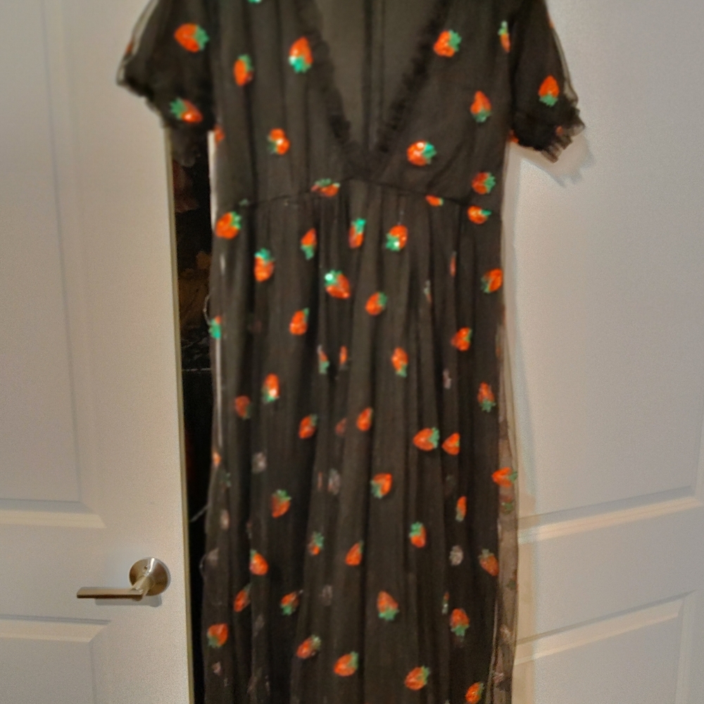 Dress - Picture 4 of 7